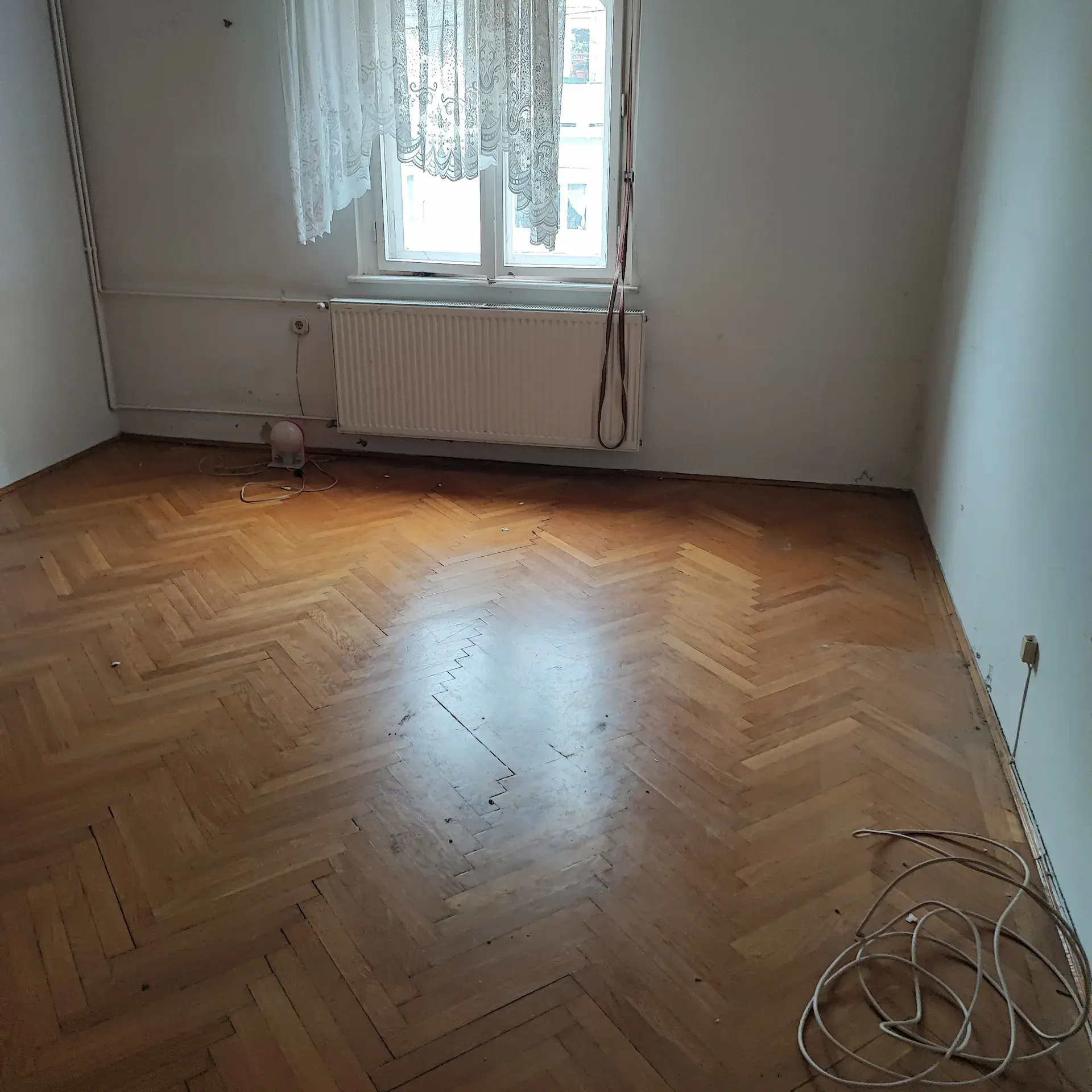 Lomtalanítás – előtte / utána – Bútor Albérlet