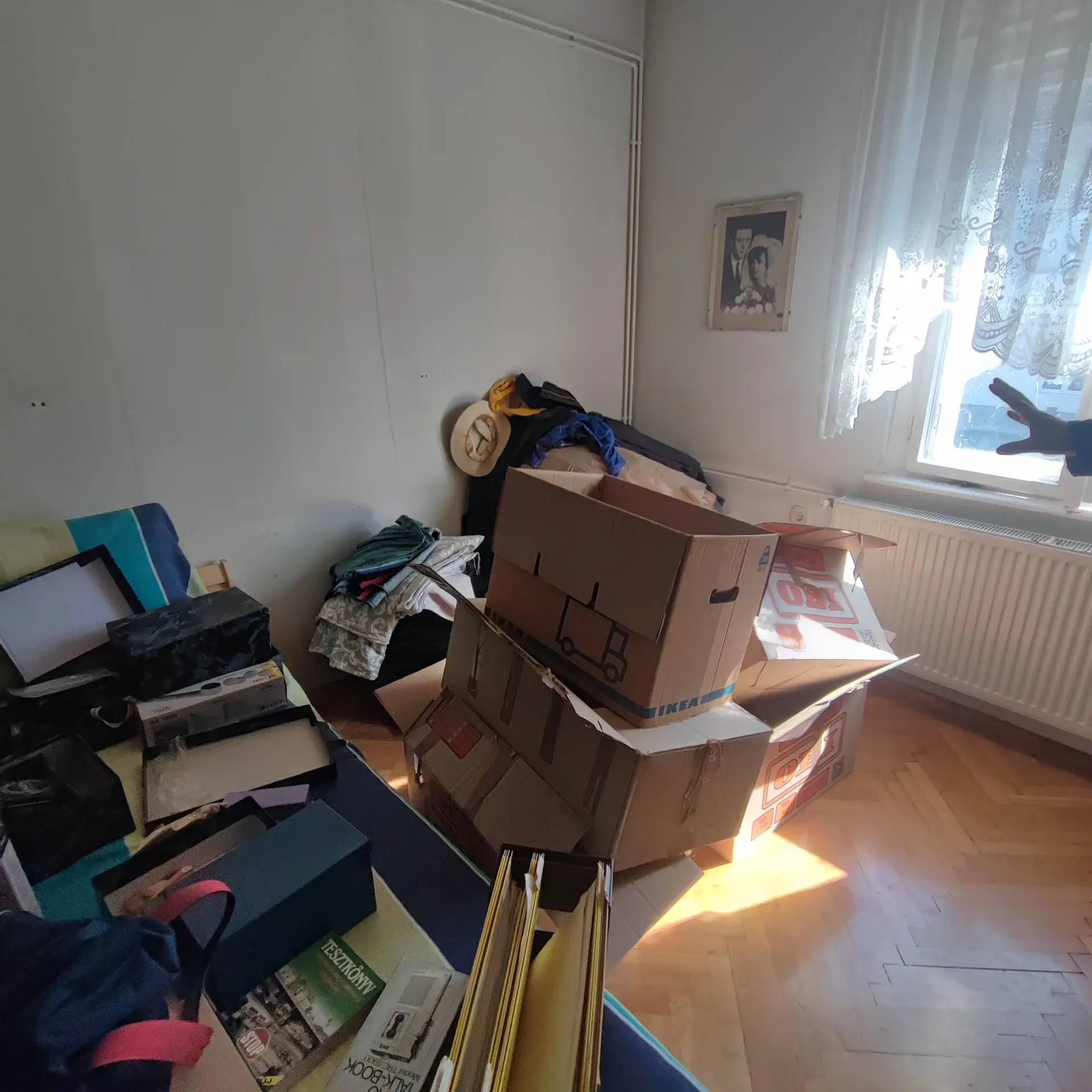 Lomtalanítás – előtte / utána – Bútor Albérlet